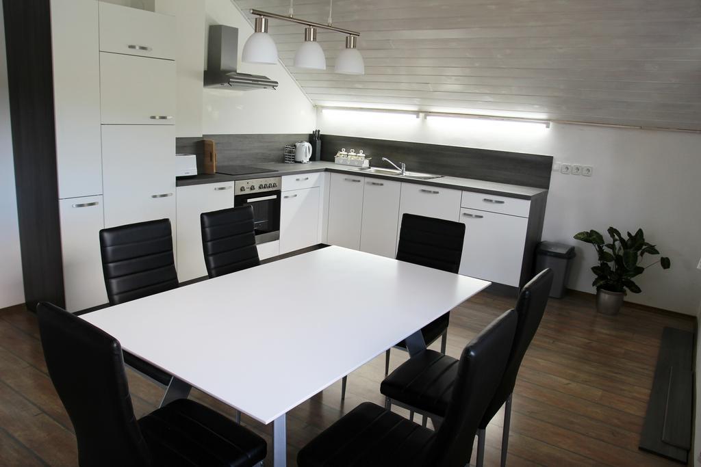 Lake House Apartment Medvode Exterior foto